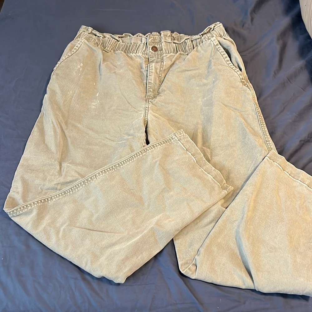 Universal thread light army green cargo pants